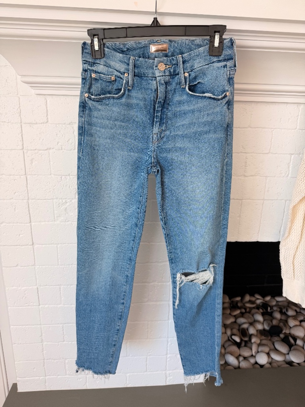EUC Mother The Looker Ankle Step Fray